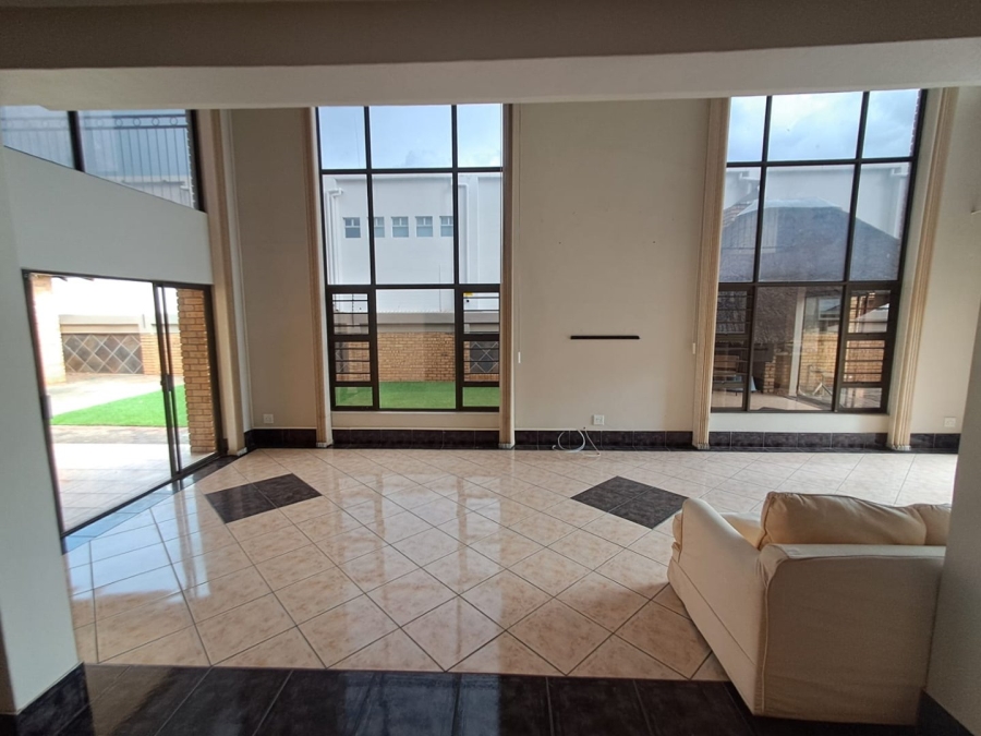 4 Bedroom Property for Sale in Roylglen Gardens Northern Cape